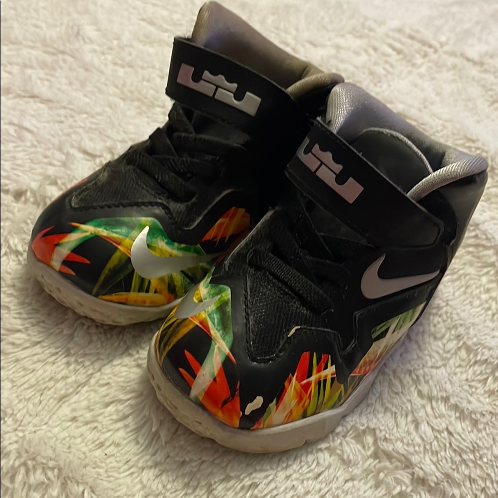 NIKE LEBRON XI  621714 006 **TODDLER SIZES** "EVERGLADES" size 7C